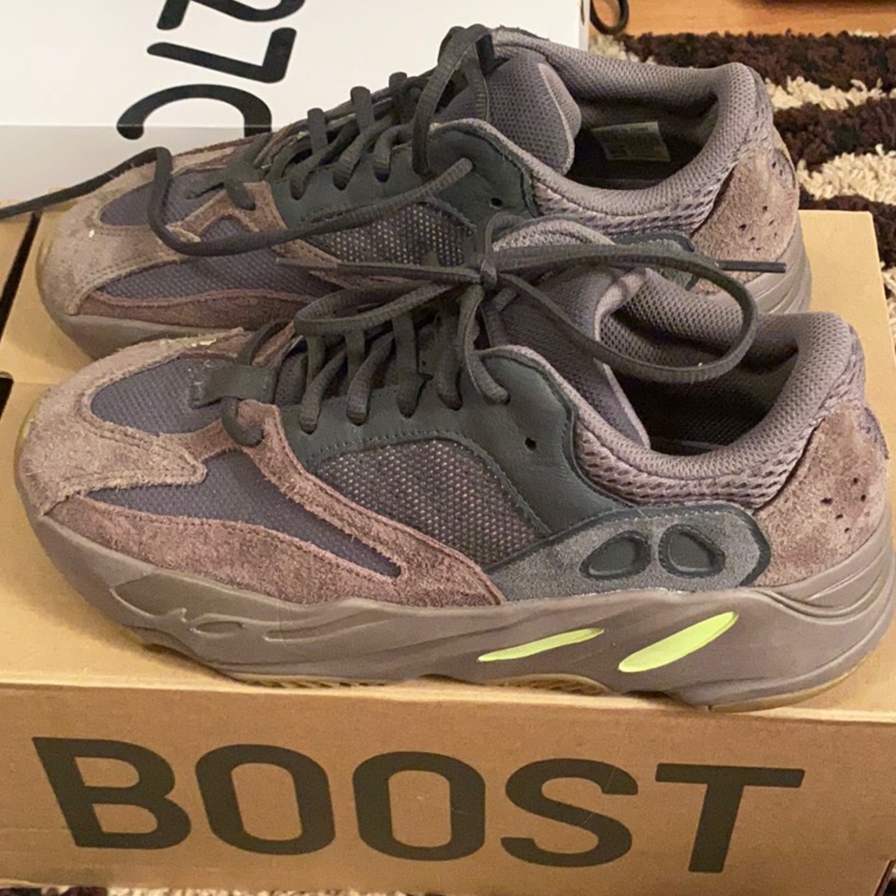 Yeezy mauve